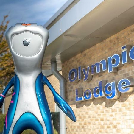 איילסברי The Olympic Lodge מראה חיצוני תמונה