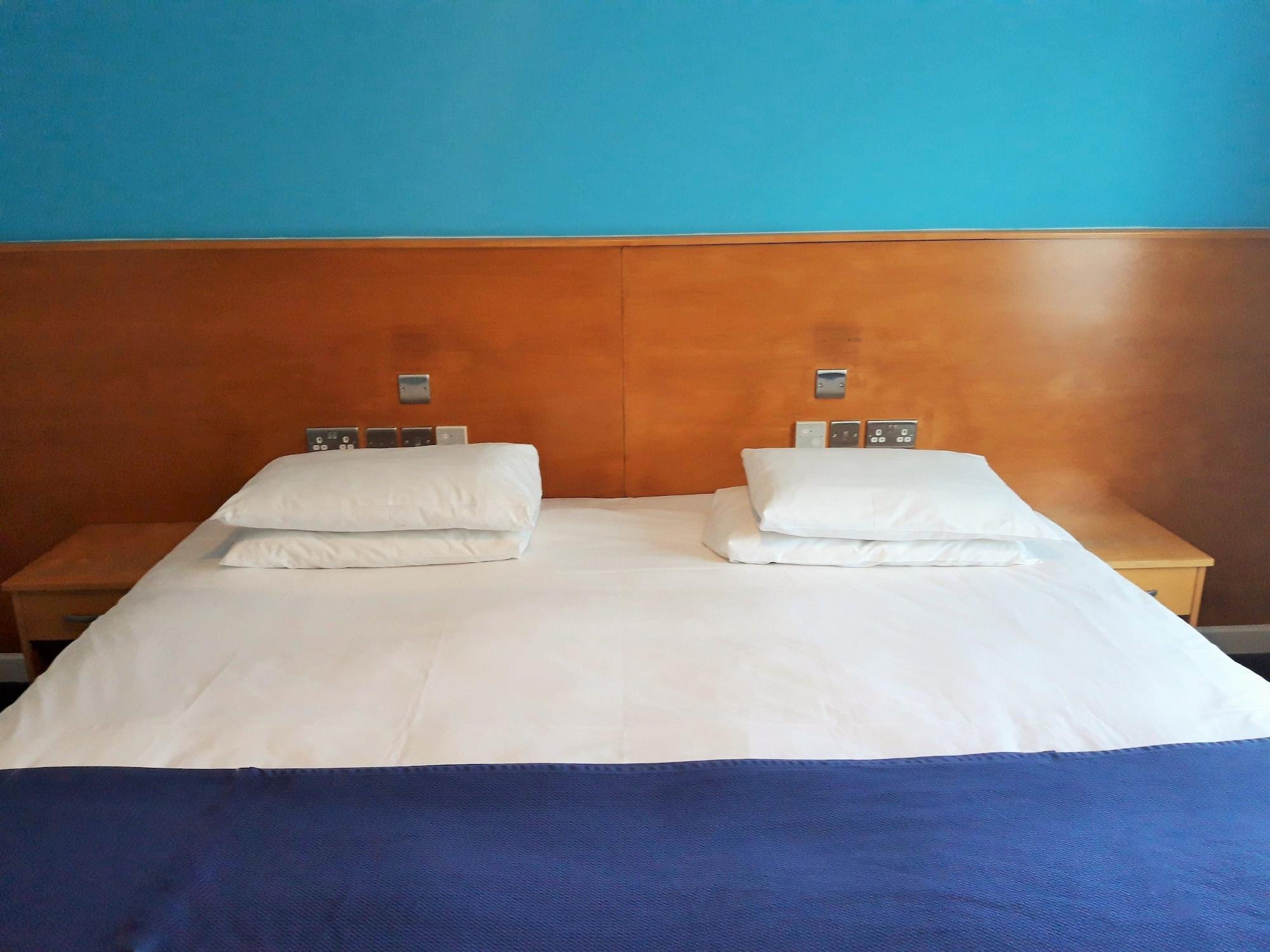 איילסברי The Olympic Lodge מראה חיצוני תמונה