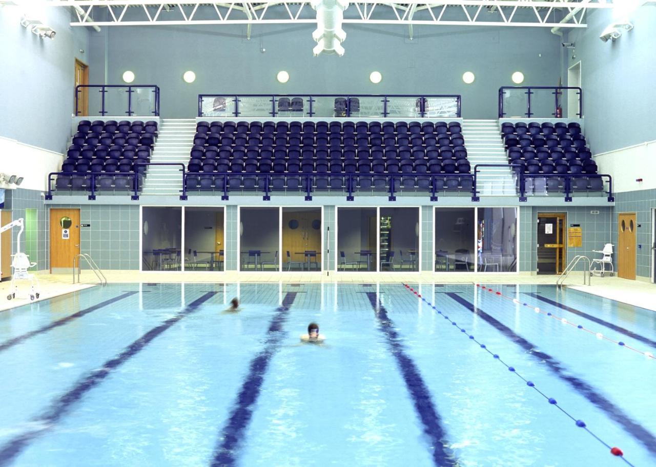 איילסברי The Olympic Lodge מראה חיצוני תמונה