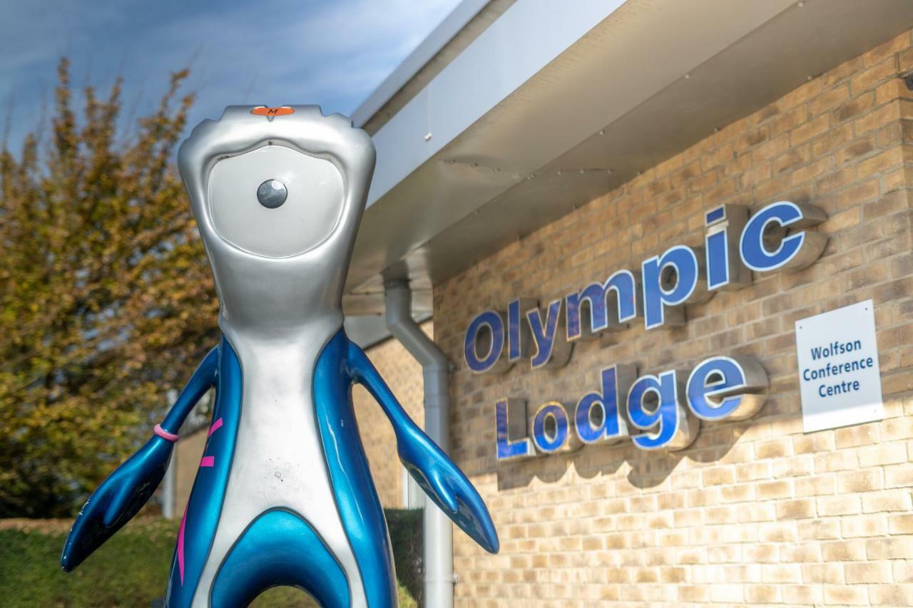 איילסברי The Olympic Lodge מראה חיצוני תמונה